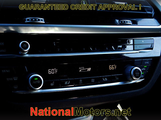 BMW X3 Vehicle Full-screen Gallery Image 22