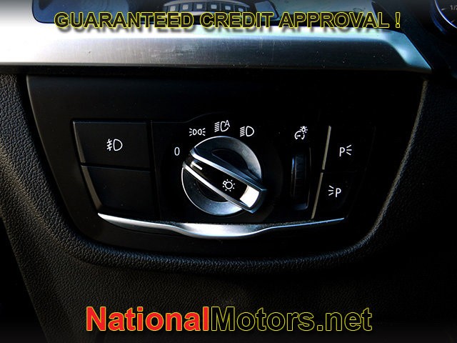 BMW X3 Vehicle Full-screen Gallery Image 28
