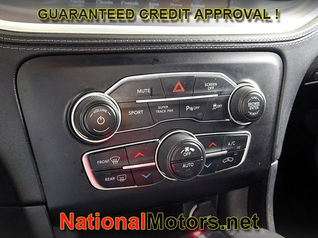 Dodge Charger Vehicle Full-screen Gallery Image 15