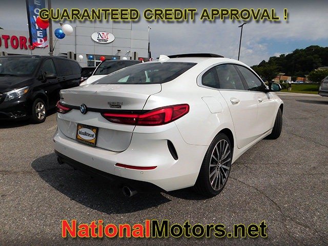 BMW 2 Series Vehicle Full-screen Gallery Image 03
