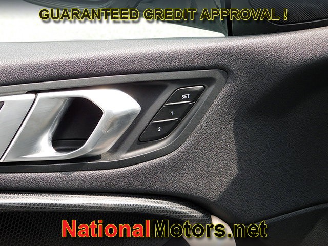 BMW 2 Series Vehicle Full-screen Gallery Image 13