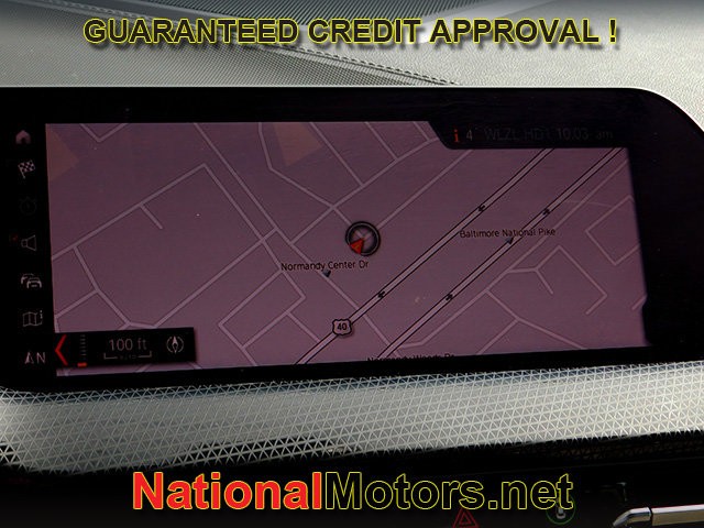 BMW 2 Series Vehicle Full-screen Gallery Image 17