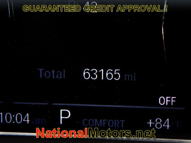 BMW 2 Series Vehicle Full-screen Gallery Image 25