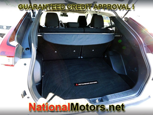 Mitsubishi Eclipse Cross Vehicle Full-screen Gallery Image 06