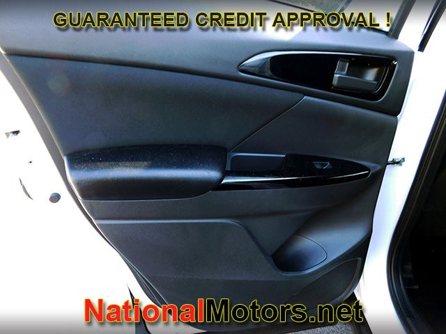 Mitsubishi Eclipse Cross Vehicle Full-screen Gallery Image 08