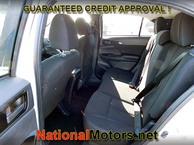 Mitsubishi Eclipse Cross Vehicle Full-screen Gallery Image 09
