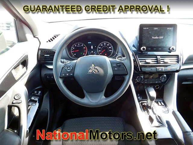 Mitsubishi Eclipse Cross Vehicle Full-screen Gallery Image 10