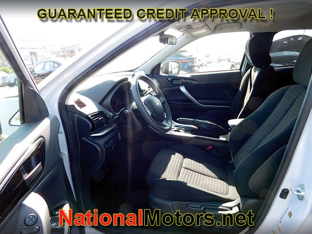 Mitsubishi Eclipse Cross Vehicle Full-screen Gallery Image 12