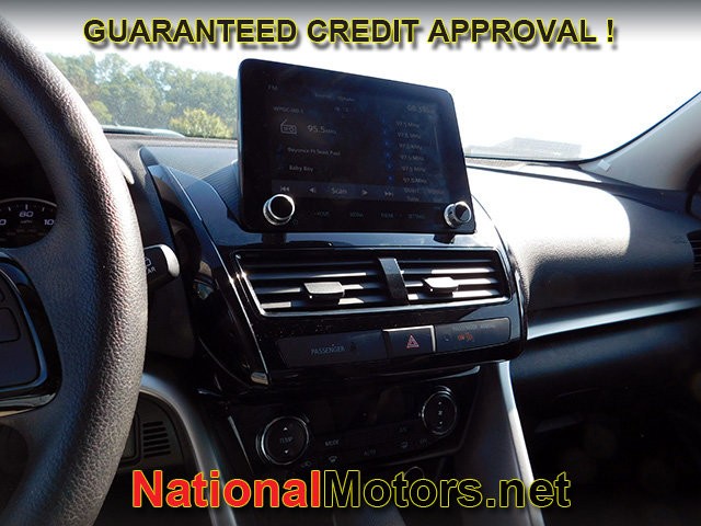 Mitsubishi Eclipse Cross Vehicle Full-screen Gallery Image 13