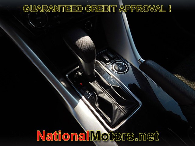 Mitsubishi Eclipse Cross Vehicle Full-screen Gallery Image 16