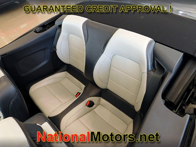 Ford Mustang Vehicle Full-screen Gallery Image 07