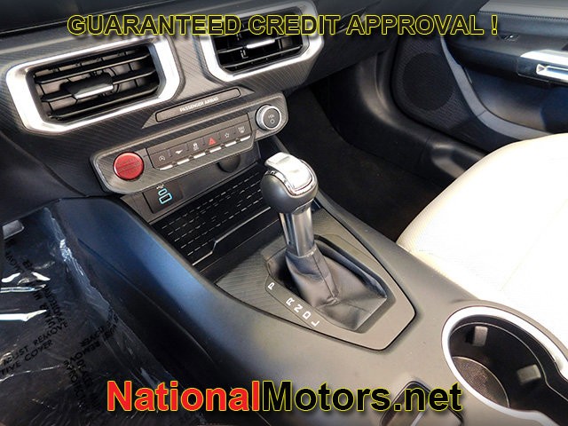 Ford Mustang Vehicle Full-screen Gallery Image 11