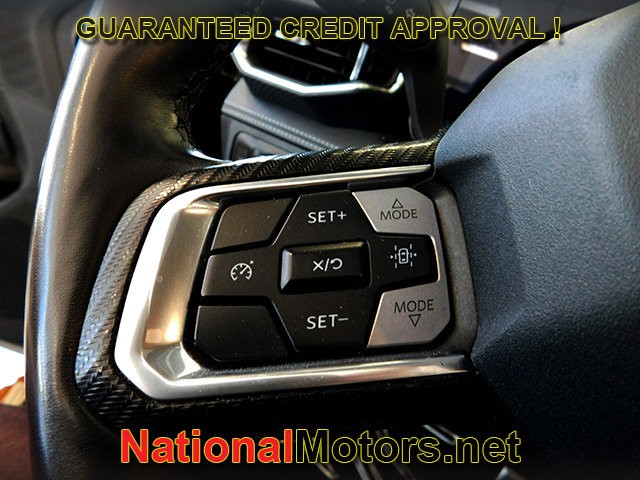 Ford Mustang Vehicle Full-screen Gallery Image 14