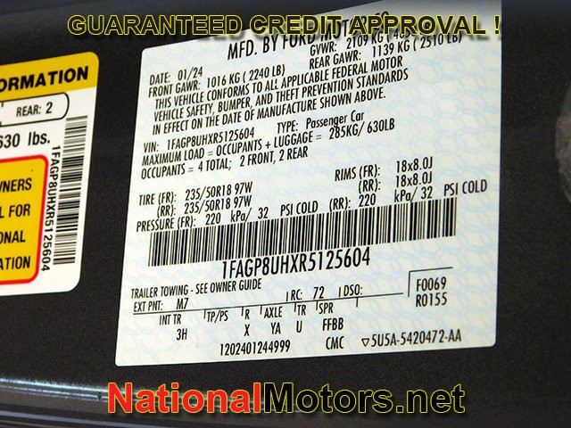 Ford Mustang Vehicle Full-screen Gallery Image 18