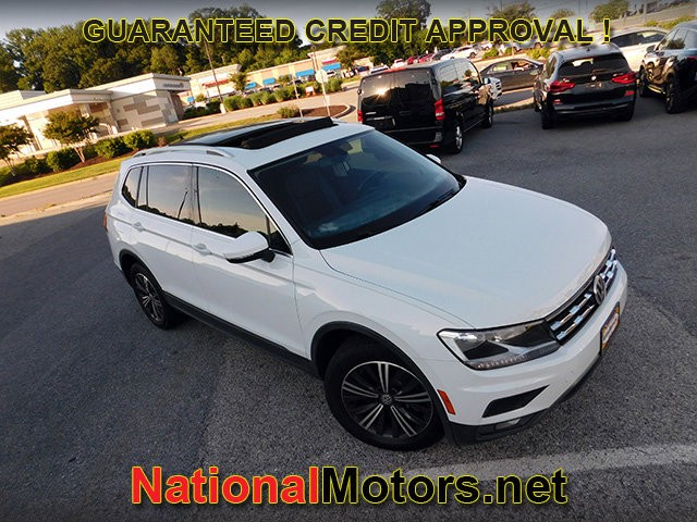 Volkswagen Tiguan Vehicle Full-screen Gallery Image 02