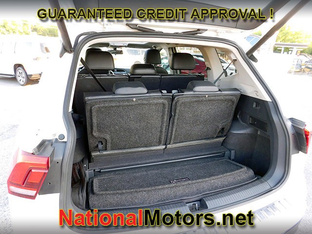 Volkswagen Tiguan Vehicle Full-screen Gallery Image 07