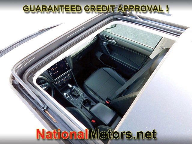 Volkswagen Tiguan Vehicle Full-screen Gallery Image 10
