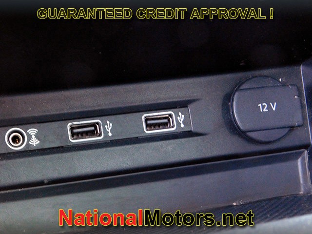 Volkswagen Tiguan Vehicle Full-screen Gallery Image 22