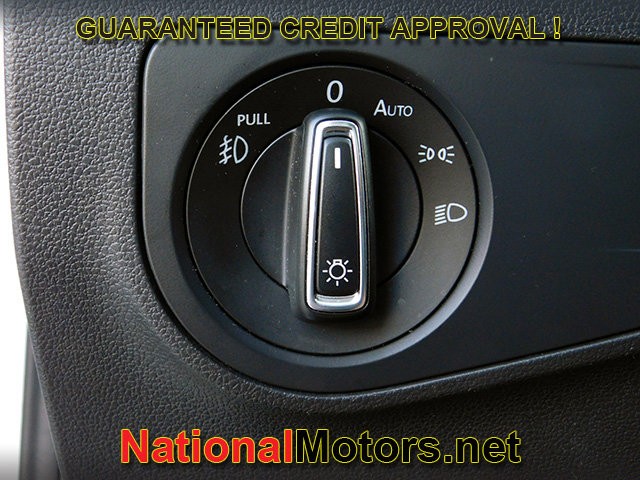 Volkswagen Tiguan Vehicle Full-screen Gallery Image 27
