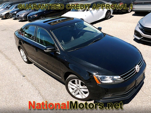 Volkswagen Jetta Vehicle Full-screen Gallery Image 02