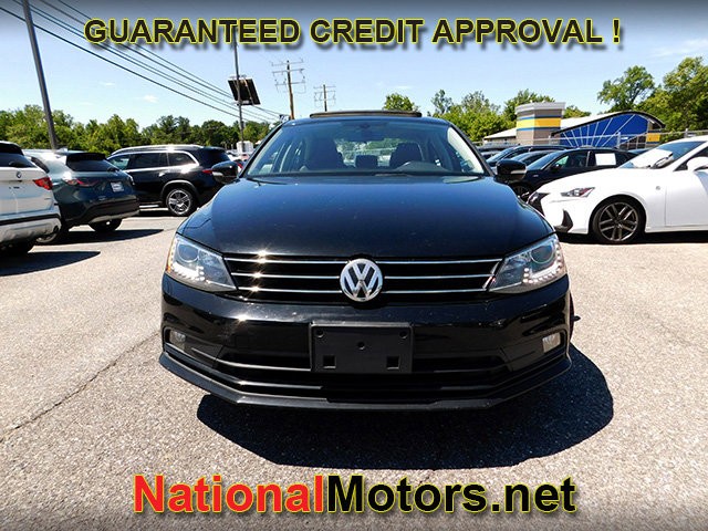 Volkswagen Jetta Vehicle Full-screen Gallery Image 03