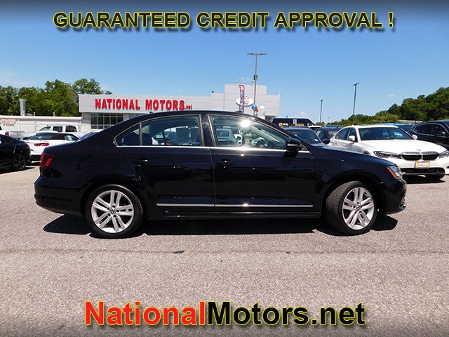 Volkswagen Jetta Vehicle Full-screen Gallery Image 04