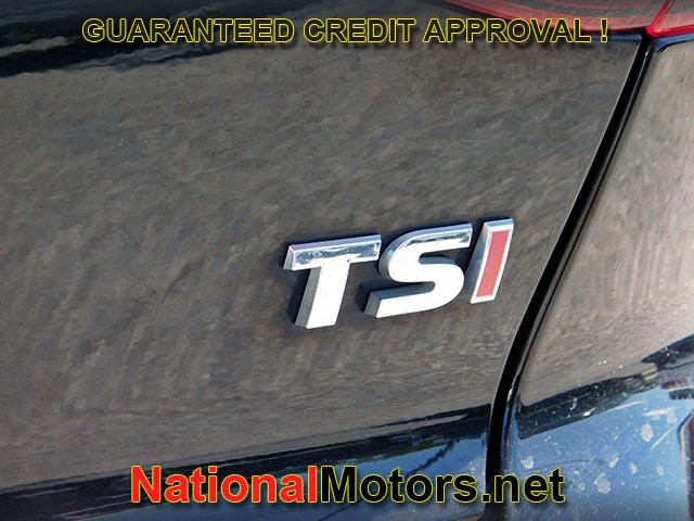 Volkswagen Jetta Vehicle Full-screen Gallery Image 06