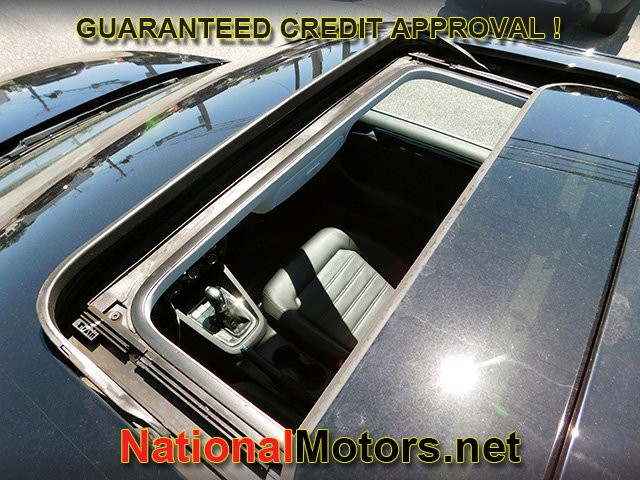 Volkswagen Jetta Vehicle Full-screen Gallery Image 08