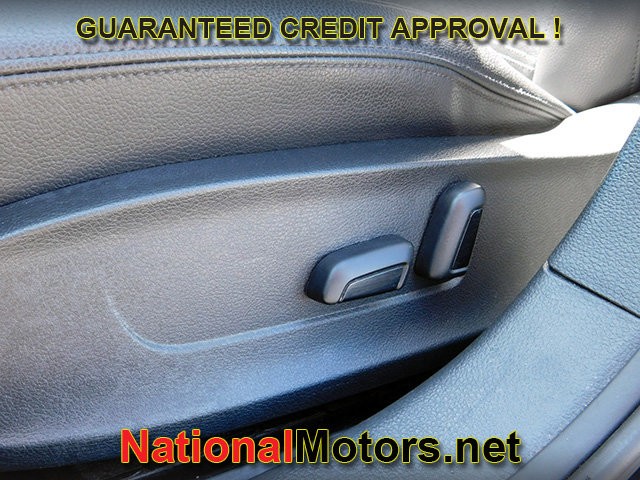 Volkswagen Jetta Vehicle Full-screen Gallery Image 14