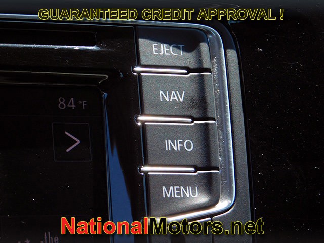 Volkswagen Jetta Vehicle Full-screen Gallery Image 18