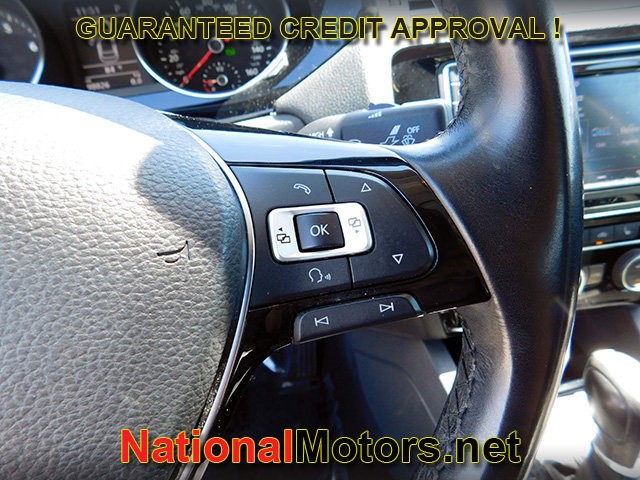 Volkswagen Jetta Vehicle Full-screen Gallery Image 21
