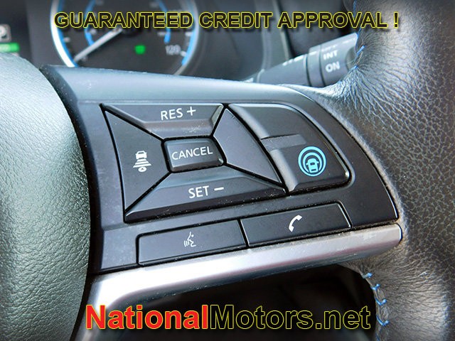 Nissan LEAF Vehicle Full-screen Gallery Image 20