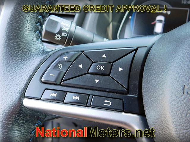 Nissan LEAF Vehicle Full-screen Gallery Image 21