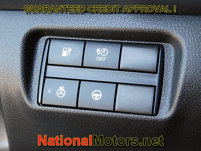 Nissan LEAF Vehicle Full-screen Gallery Image 23