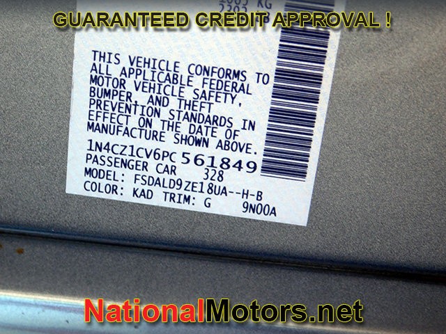 Nissan LEAF Vehicle Full-screen Gallery Image 24