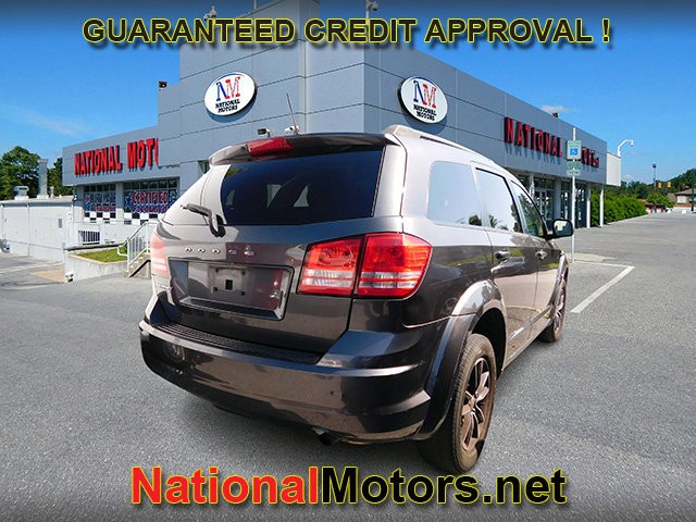 Dodge Journey Vehicle Full-screen Gallery Image 04