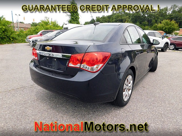 Chevrolet Cruze Vehicle Full-screen Gallery Image 05