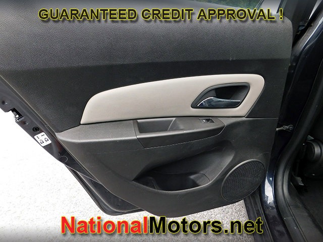 Chevrolet Cruze Vehicle Full-screen Gallery Image 07