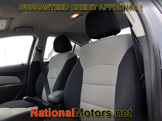 Chevrolet Cruze Vehicle Full-screen Gallery Image 11