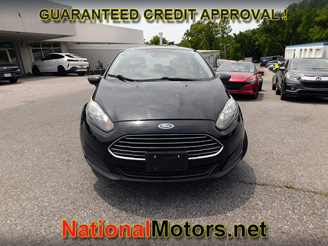 Ford Fiesta Vehicle Full-screen Gallery Image 03