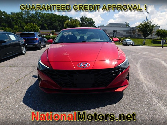 Hyundai Elantra Vehicle Full-screen Gallery Image 02