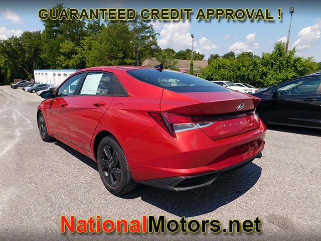 Hyundai Elantra Vehicle Full-screen Gallery Image 04