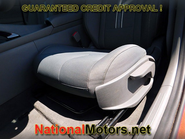 Hyundai Elantra Vehicle Full-screen Gallery Image 11