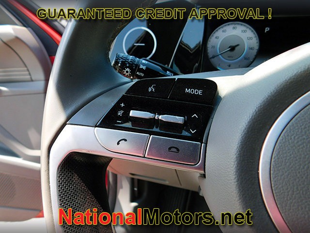 Hyundai Elantra Vehicle Full-screen Gallery Image 16