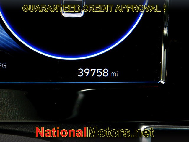 Hyundai Elantra Vehicle Full-screen Gallery Image 17