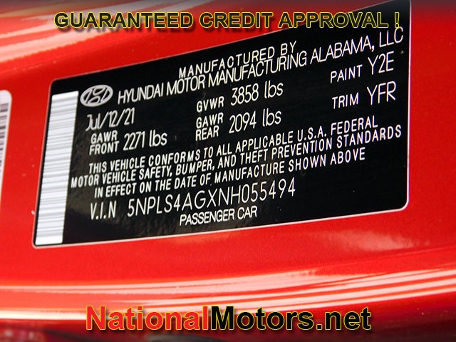 Hyundai Elantra Vehicle Full-screen Gallery Image 19