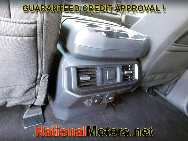 Ford F-150 Vehicle Full-screen Gallery Image 09