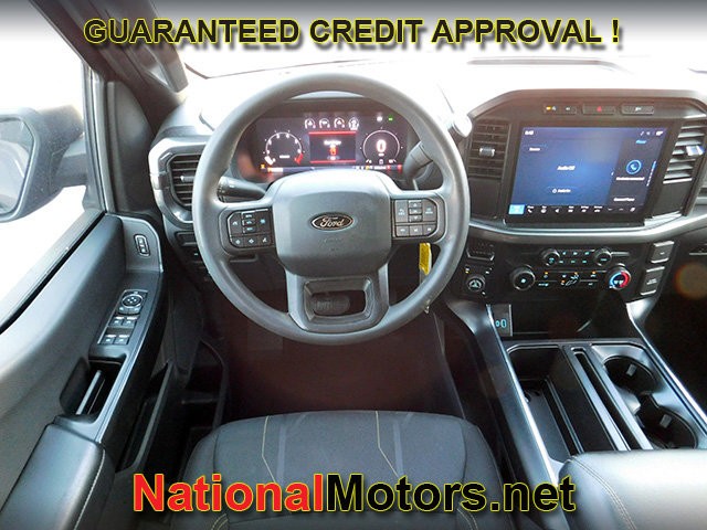 Ford F-150 Vehicle Full-screen Gallery Image 10