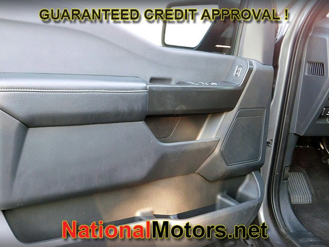 Ford F-150 Vehicle Full-screen Gallery Image 11