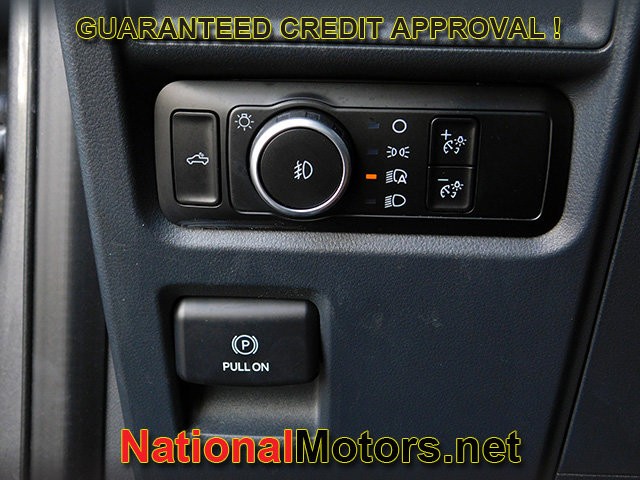 Ford F-150 Vehicle Full-screen Gallery Image 21